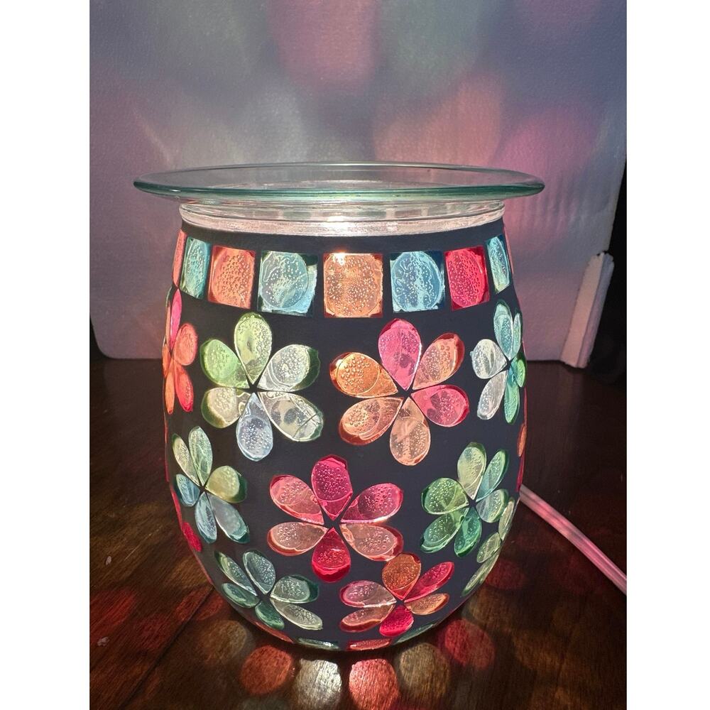 Intertek "Mosaic Flowers" Plug In Stained Glass Wax/Scented Oil Warmer Tested